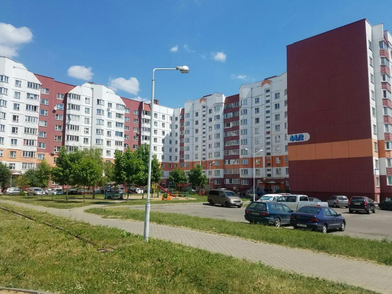Apartment On Metro Mihalova Minsk Exteriér fotografie