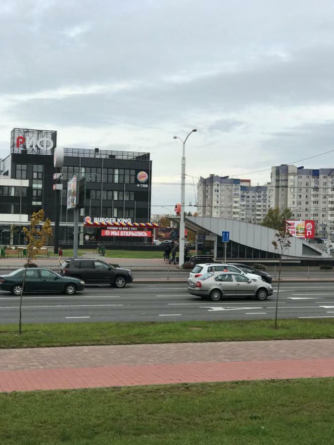 Apartment On Metro Mihalova Minsk Exteriér fotografie